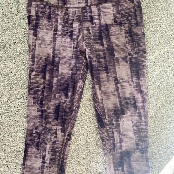 Nike gym leggings. Fits like a medium. - Picture 1 of 3